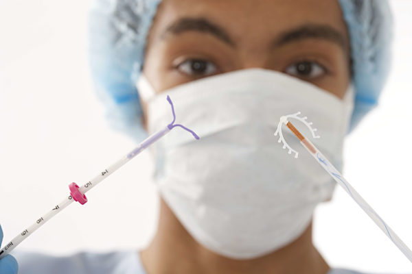 diu-de-cobre-ou-diu-de-mirena-entenda-a-diferenca1-600x400